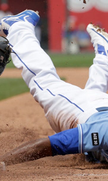 Escobar single in 9th, Royals top Angels 1-0, 4th win in row (Apr 16, 2017)